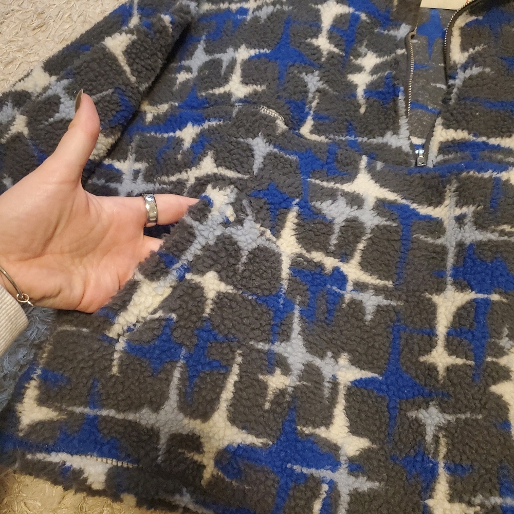 Mockneck Pullover - Picture 4 of 8